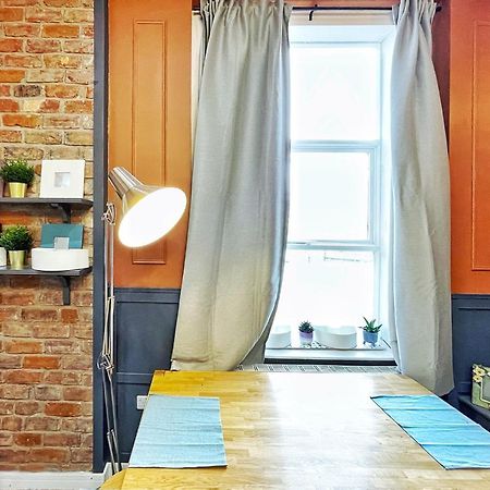 Adeamstays Provides Beautiful Centrally Located 1 And 2 Bed Apartments On Liverpools Boulevard エクステリア 写真