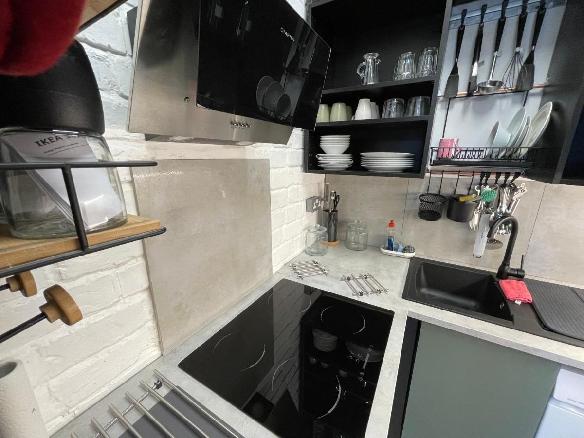 Adeamstays Provides Beautiful Centrally Located 1 And 2 Bed Apartments On Liverpools Boulevard エクステリア 写真